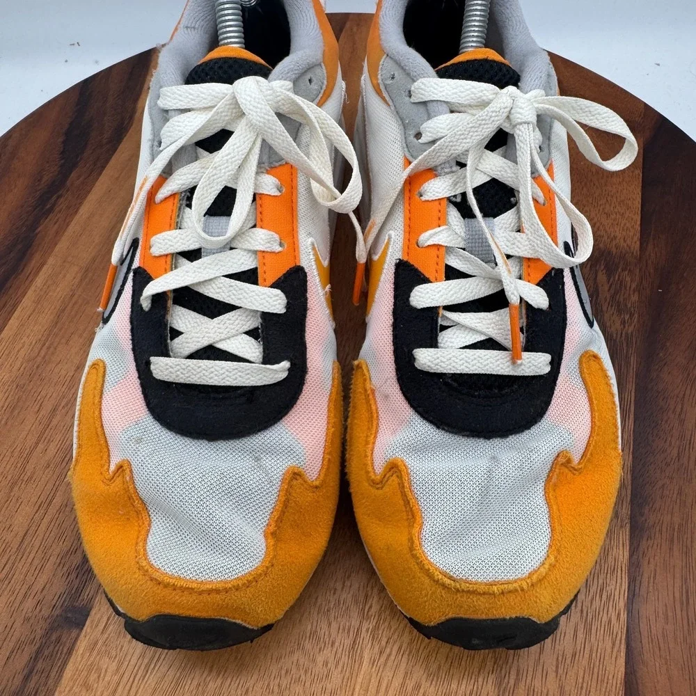 Nike Air Max Solo NCAA Pack Men's Size 10 Tennesse Volunteers Athletic Sneakers
